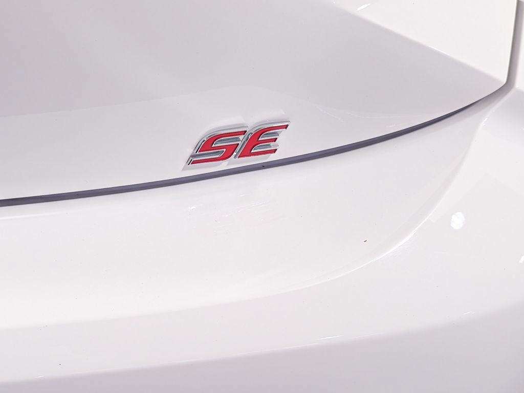 Used 2026 Toyota Corolla SE FWD image 15