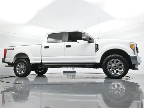 Used 2017 Ford F250 XL w/ Power Equipment Group AWD/4WD image 42