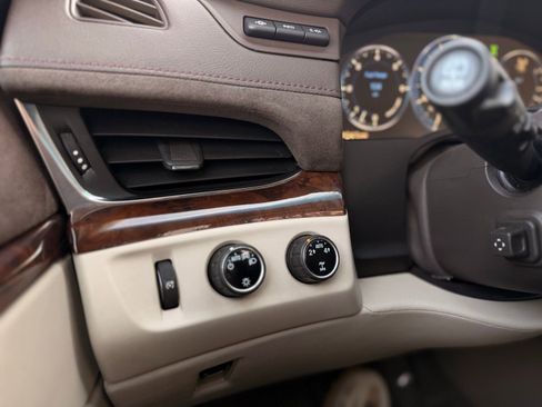 Used 2015 Cadillac Escalade ESV Premium AWD/4WD image 41