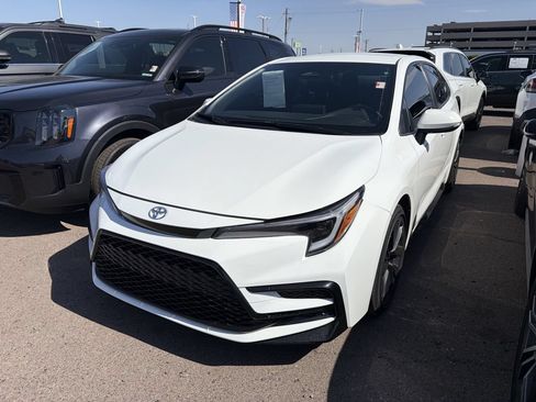 Used 2024 Toyota Corolla SE FWD image 4