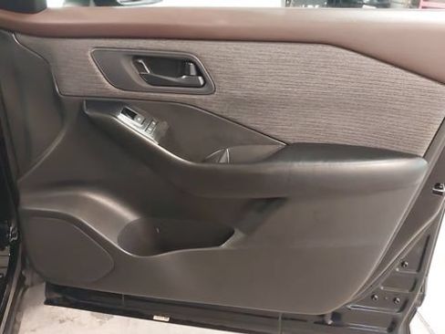 Used 2023 Nissan Rogue S AWD/4WD image 35