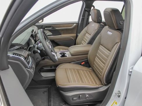 New 2026 GMC Acadia Denali Ultimate w/ LPO, Floor Liner Package AWD/4WD image 16