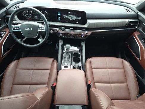 Used 2025 Kia Telluride SX w/ SX Captain's Chair Package FWD image 12