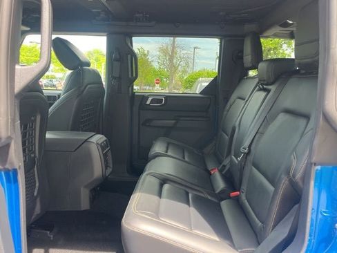 Certified 2025 Ford Bronco Badlands w/ Sasquatch Package AWD/4WD image 13