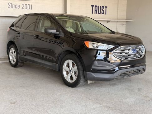 Used 2021 Ford Edge SE FWD image 3