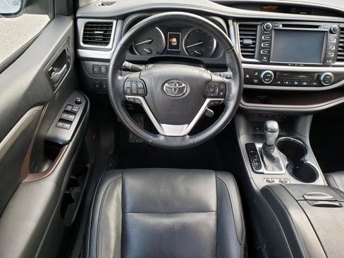 Used 2018 Toyota Highlander Limited Platinum image 14