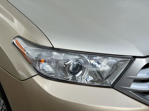 Used 2013 Toyota Highlander Limited image 34