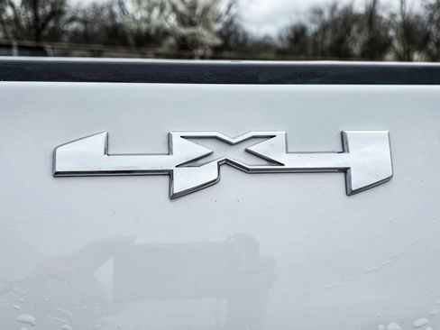 Used 2024 GMC Sierra 2500 Pro w/ Convenience Package image 13