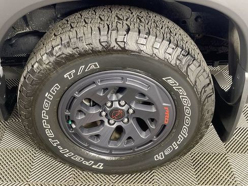 Used 2025 Nissan Frontier Pro-X RWD image 31