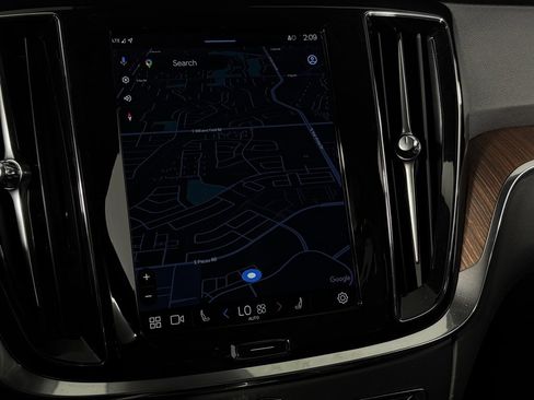 Used 2024 Volvo S60 B5 Plus image 17