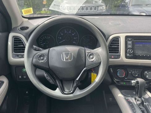 Used 2021 Honda HR-V LX image 15