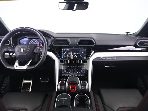 Used 2020 Lamborghini Urus AWD/4WD image 32