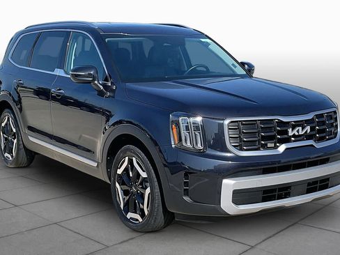 Used 2025 Kia Telluride S FWD image 3