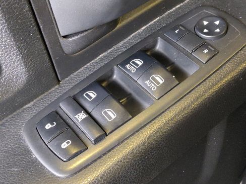 Used 2018 RAM 1500 Tradesman RWD image 27