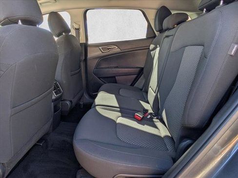 Used 2024 Kia Sportage LX image 12