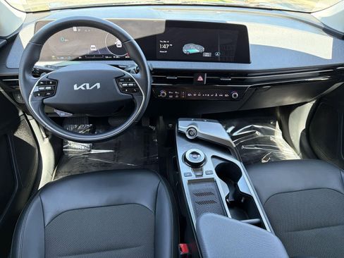 Used 2022 Kia EV6 Light image 10