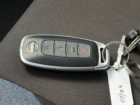 Used 2025 Nissan Versa SV FWD image 20