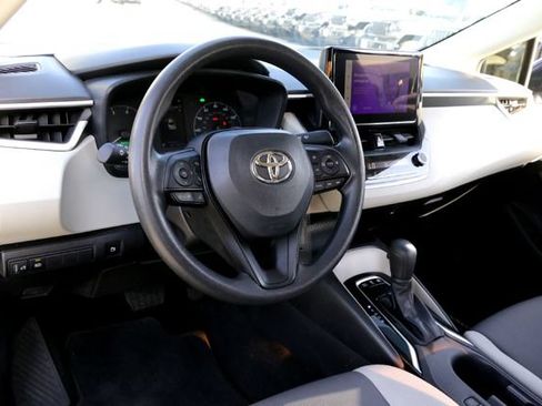 Used 2023 Toyota Corolla LE FWD image 9