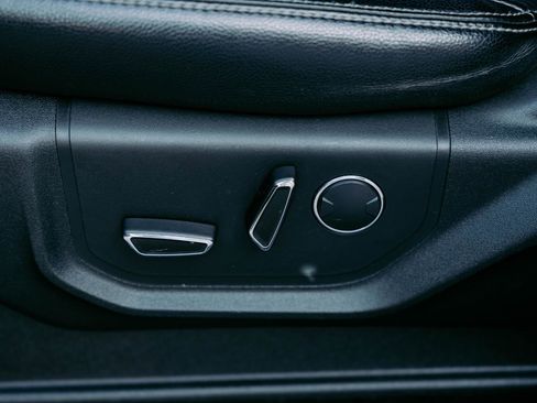 Used 2018 Ford F150 Lariat w/ Equipment Group 502A Luxury image 16