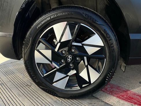 Used 2025 Hyundai Kona SEL image 9