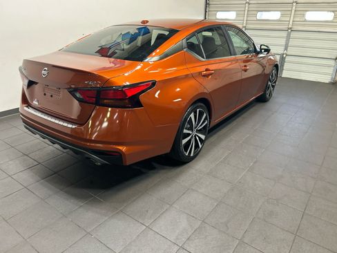 Used 2021 Nissan Altima 2.5 SR FWD image 3