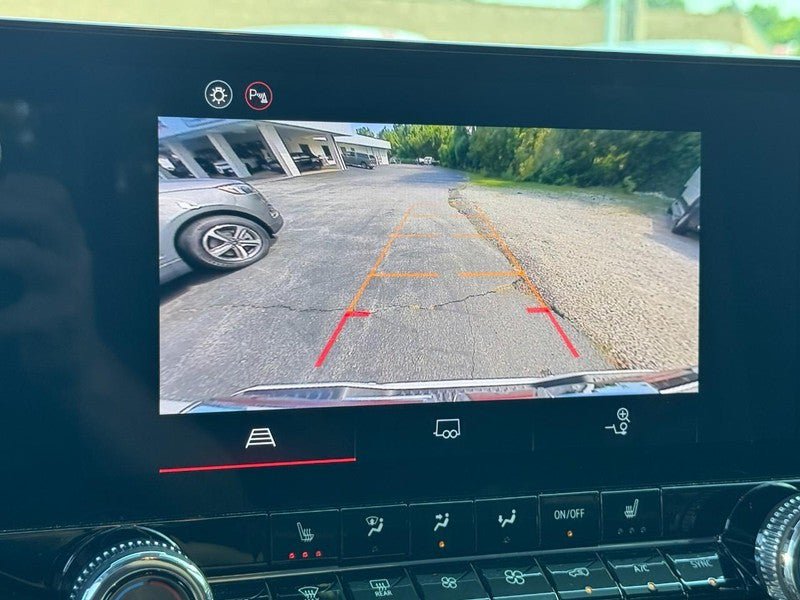 Used 2025 GMC Canyon AT4 w/ Nightfall Edition AWD/4WD image 25