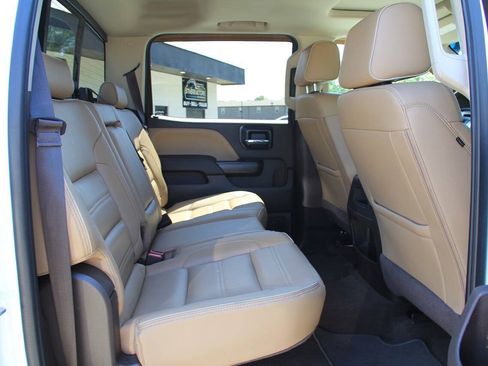 Used 2018 GMC Sierra 2500 Denali w/ Duramax Plus Package AWD/4WD image 16