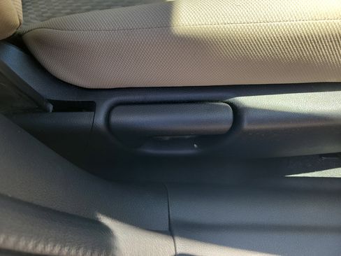 Used 2015 Honda Civic SE image 19