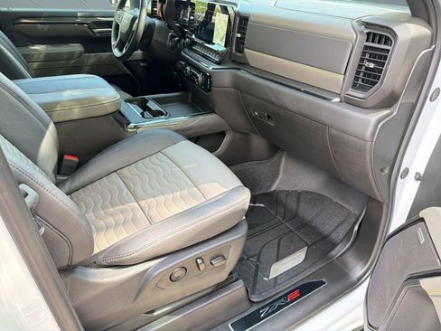 Certified 2025 Chevrolet Silverado 2500 ZR2 w/ Technology Package image 31