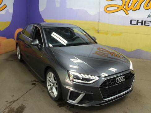 Used 2022 Audi A4 2.0T Premium Plus w/ Premium Plus Package AWD/4WD image 3