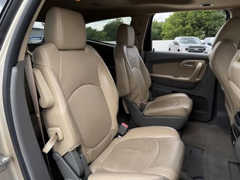 Used 2012 Chevrolet Traverse LT FWD image 29