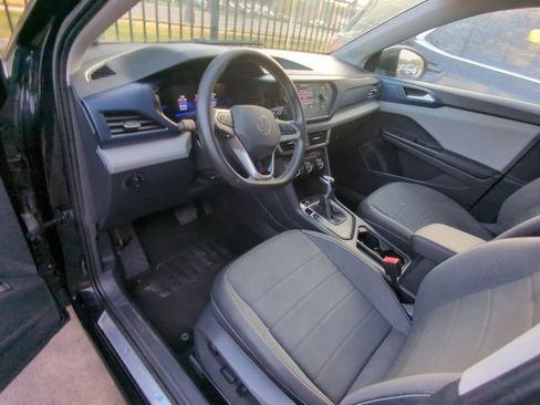 Used 2024 Volkswagen Taos SE FWD image 7