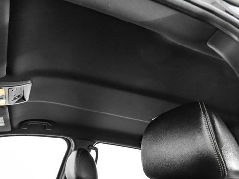 Used 2019 Nissan Titan SL w/ Midnight Edition image 26