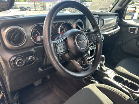 Used 2021 Jeep Wrangler Sport AWD/4WD image 17