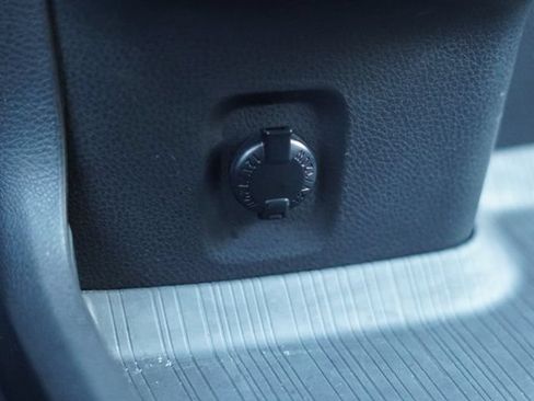 Certified 2026 Toyota Sienna XLE FWD image 39