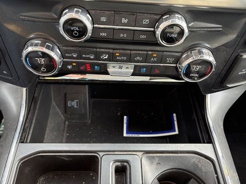 Used 2021 Ford F150 Lariat w/ Equipment Group 502A High image 39