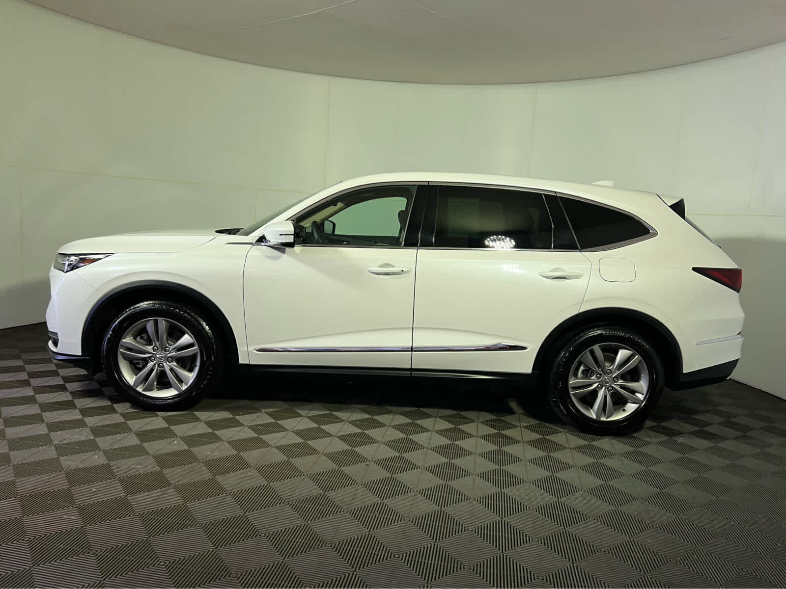 Used 2026 Acura MDX SH-AWD image 4