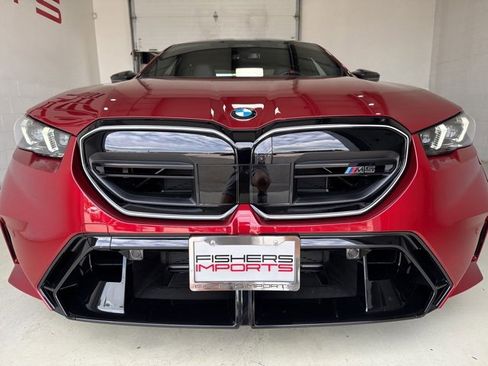 Used 2025 BMW M5 w/ Carbon Package image 2