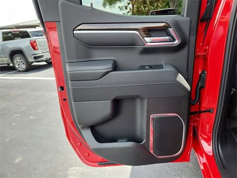 New 2026 GMC Sierra 1500 Elevation image 9