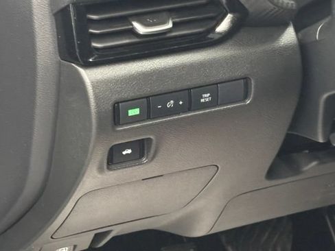 Used 2024 Nissan Sentra SV FWD image 15