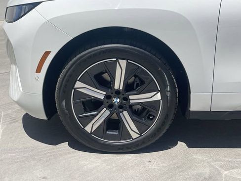 Used 2026 BMW iX xDrive60 w/ Premium Package image 10