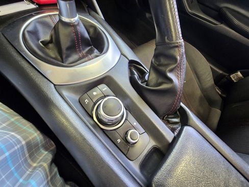 Used 2016 MAZDA MX-5 Miata Club RWD image 21