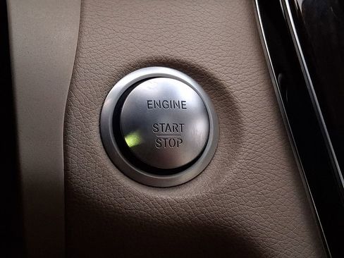 Used 2016 Mercedes-Benz C 300 4MATIC Sedan image 18