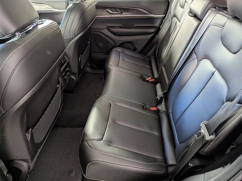 New 2025 Jeep Grand Cherokee Limited w/ Trailer Tow Package image 14