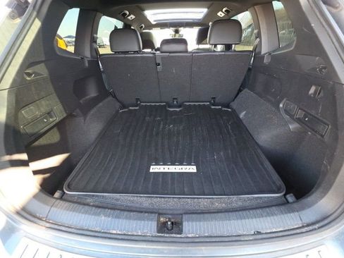Used 2022 Volkswagen Tiguan SE R-Line image 24