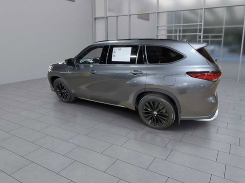 Used 2023 Toyota Highlander XSE image 6