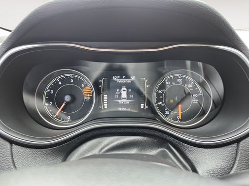 Used 2019 Jeep Cherokee Latitude w/ Popular Appearance Group FWD image 15