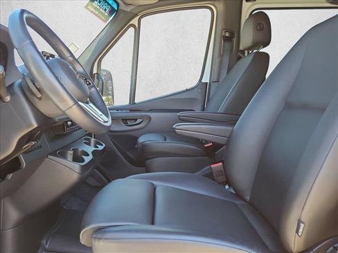 Used 2024 Mercedes-Benz Sprinter 2500 image 16