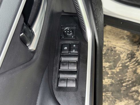 Used 2025 Toyota RAV4 XLE AWD/4WD image 22