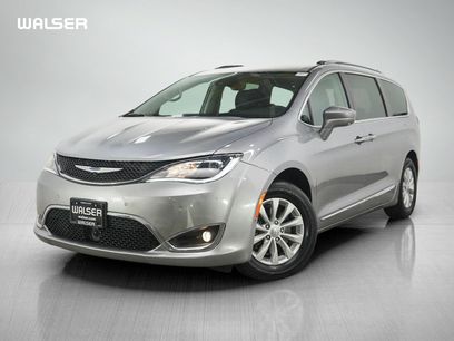 Used 2019 Chrysler Pacifica Touring-L w/ Advanced Safetytec Group